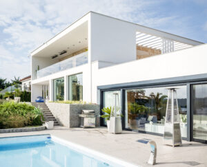projekty indywidualne, nowoczesna architektura, modernizm, płaskie dachy, dom z basenem